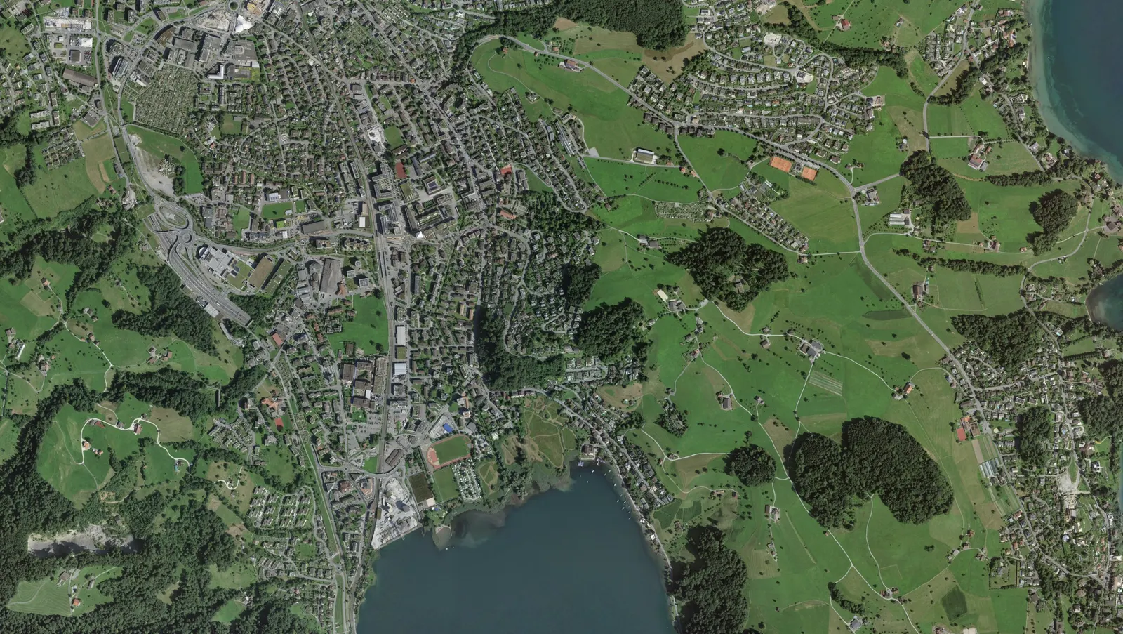 Luftbild von Horw: Überblick über die Immobilienmakler mit Büro in Horw
