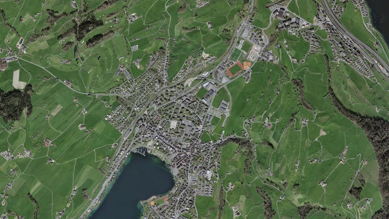 Luftbild von Küssnacht am Rigi: Überblick über die Immobilienmakler mit Büro in Küssnacht am Rigi