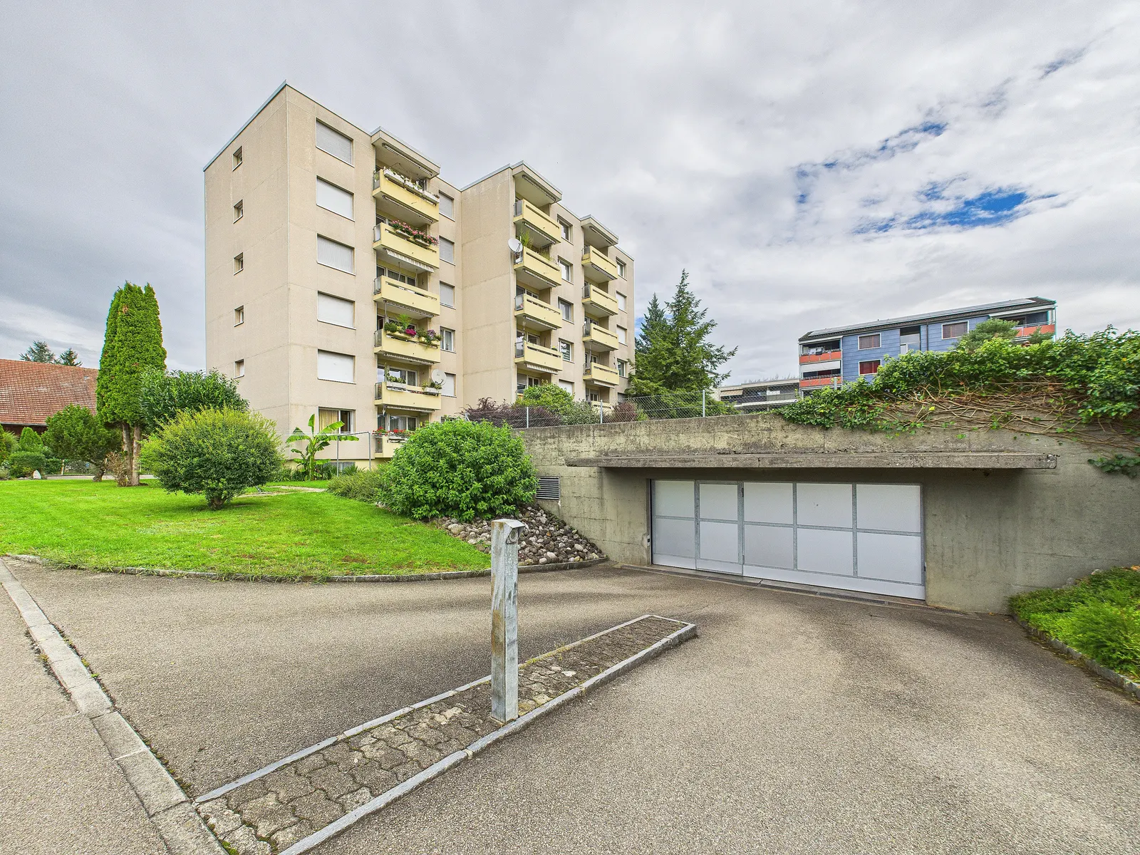 Mehrfamilienhaus an der Alten Landstrasse in Hitzkirch LU mit Garten und Tiefgarage