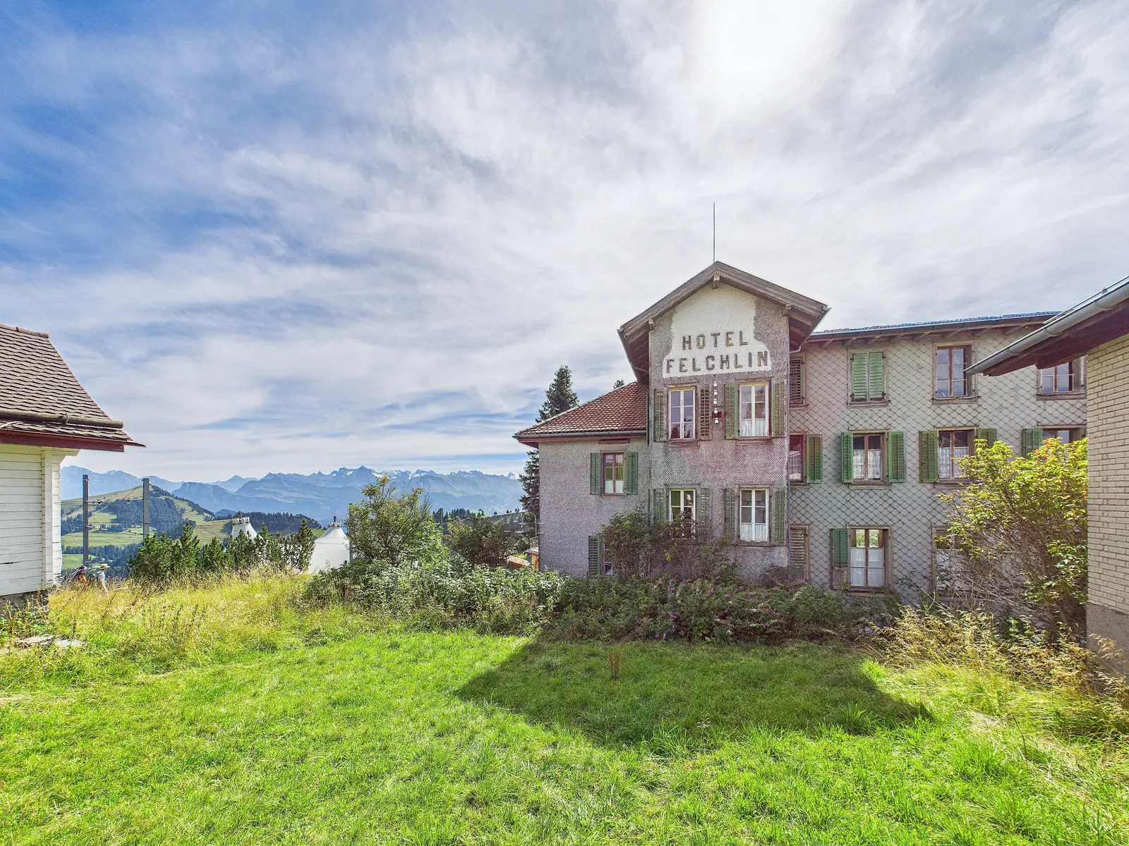 Gewerbe und Hotel