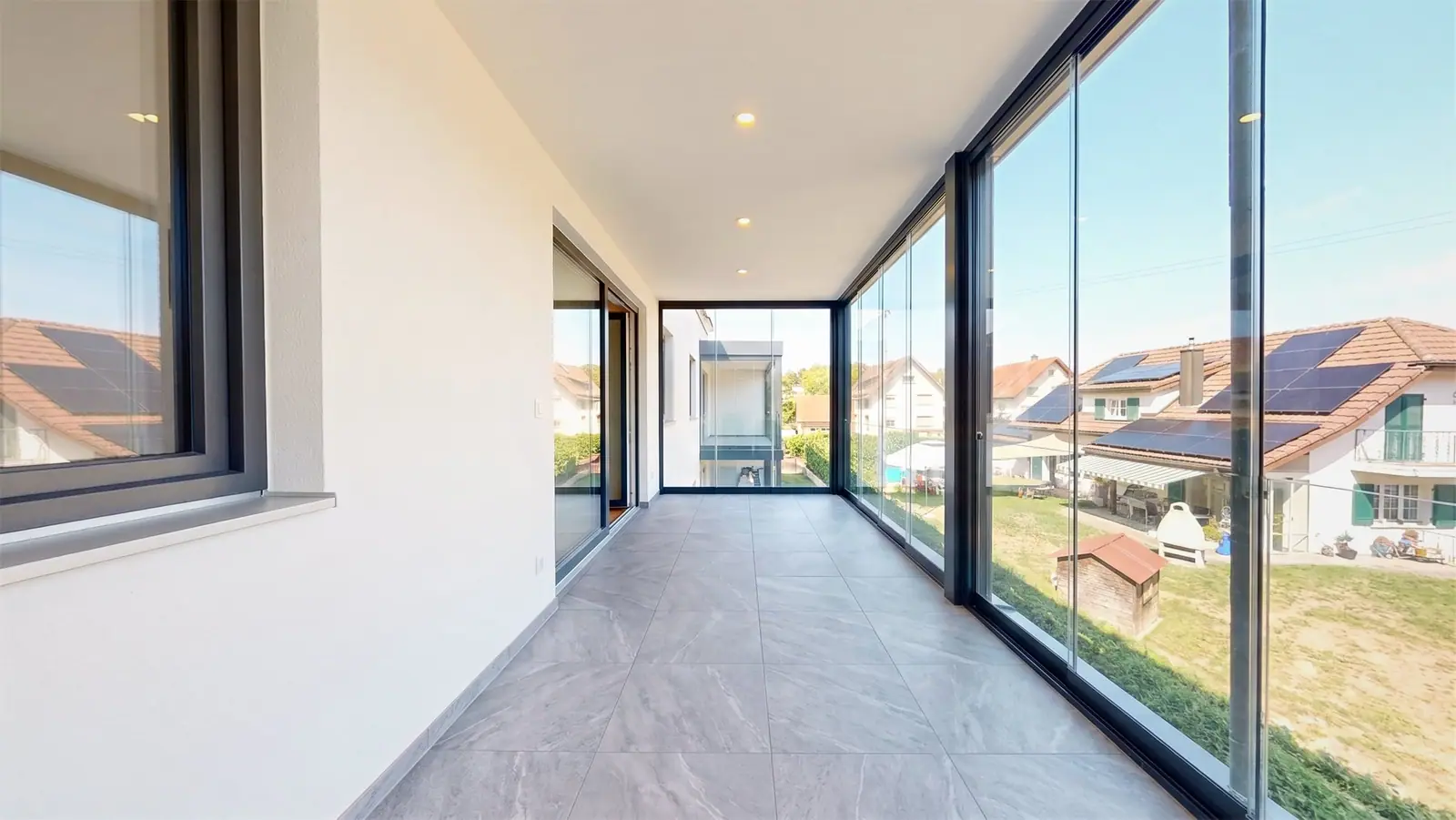 Flur mit Glasfront – Gartenwohnung in Fahrwangen AG