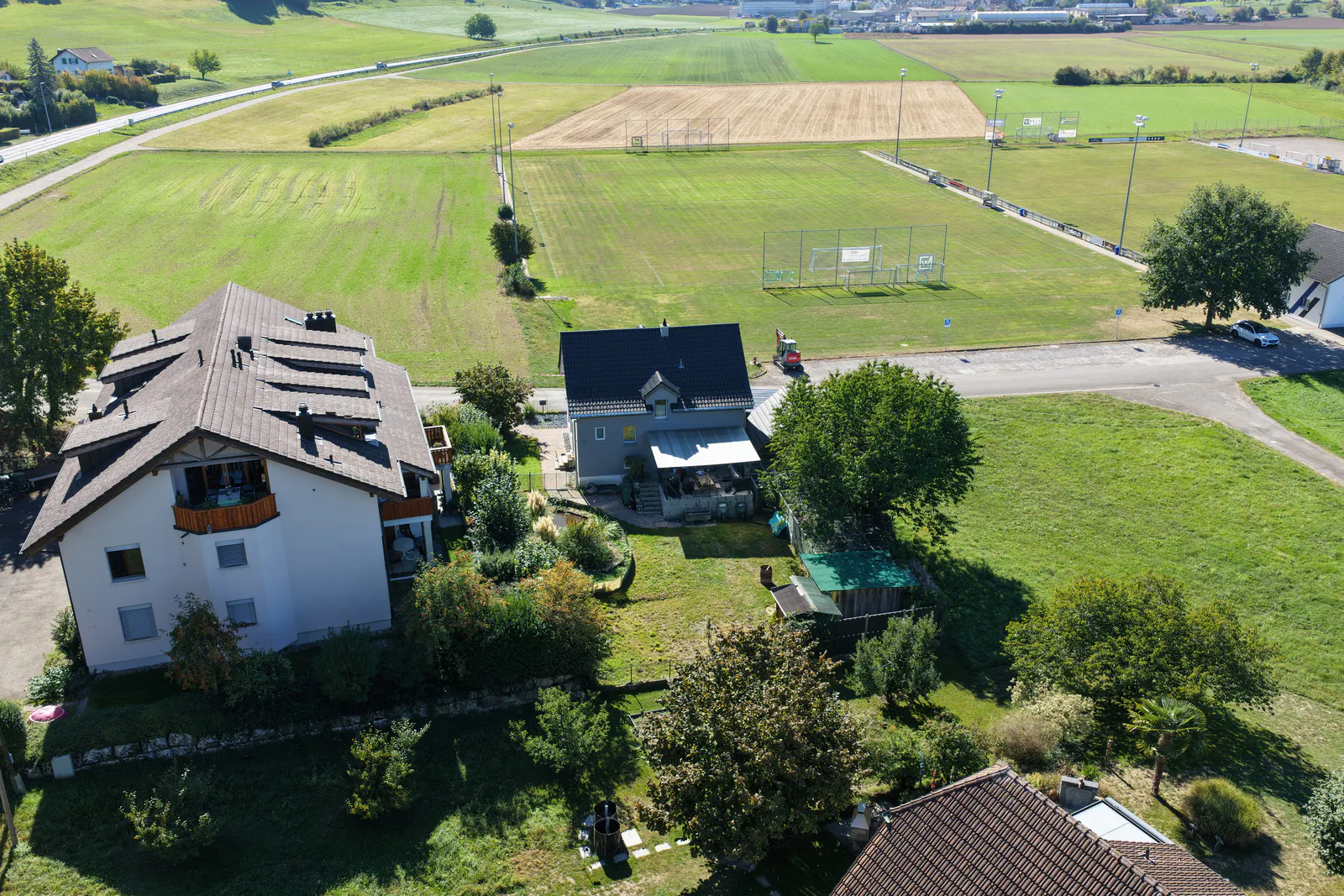 Freistehend am Dorfrand, direkt an der Landwirtschaftszone – Einfamilienhaus in Sarmenstorf AG
