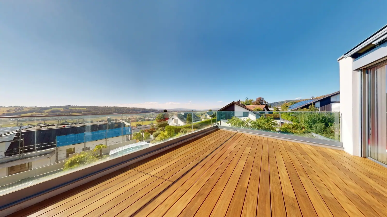Holzdeck der Dachterrasse, Penthouse in Wettswil am Albis